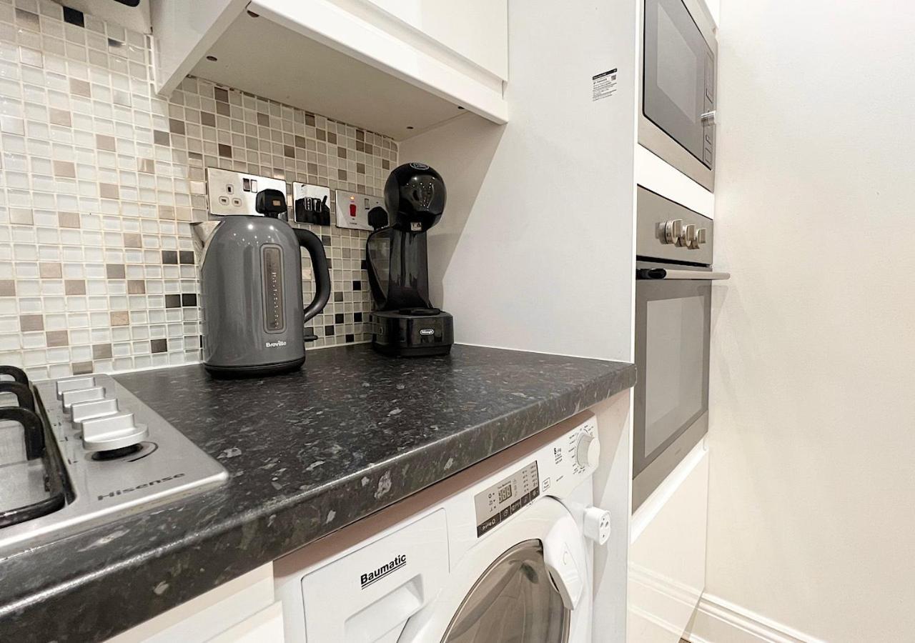 Charming 3-Bed Flat In Shepherds Bush - Sleeps 9 Londra Dış mekan fotoğraf